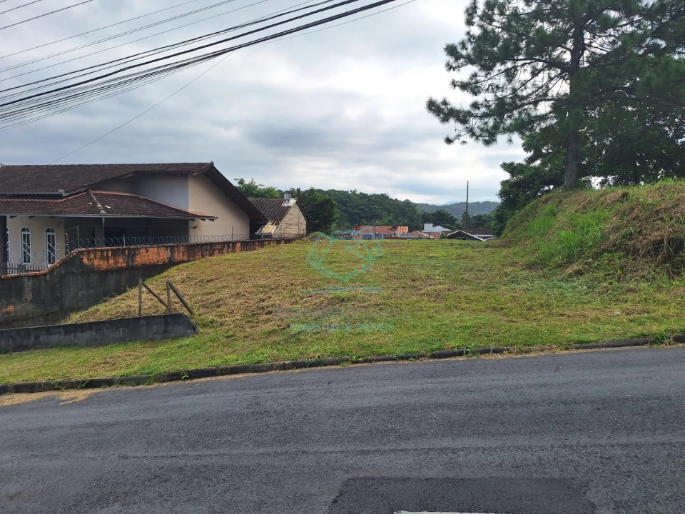 Terreno à venda no Anita Garibaldi, Joinville