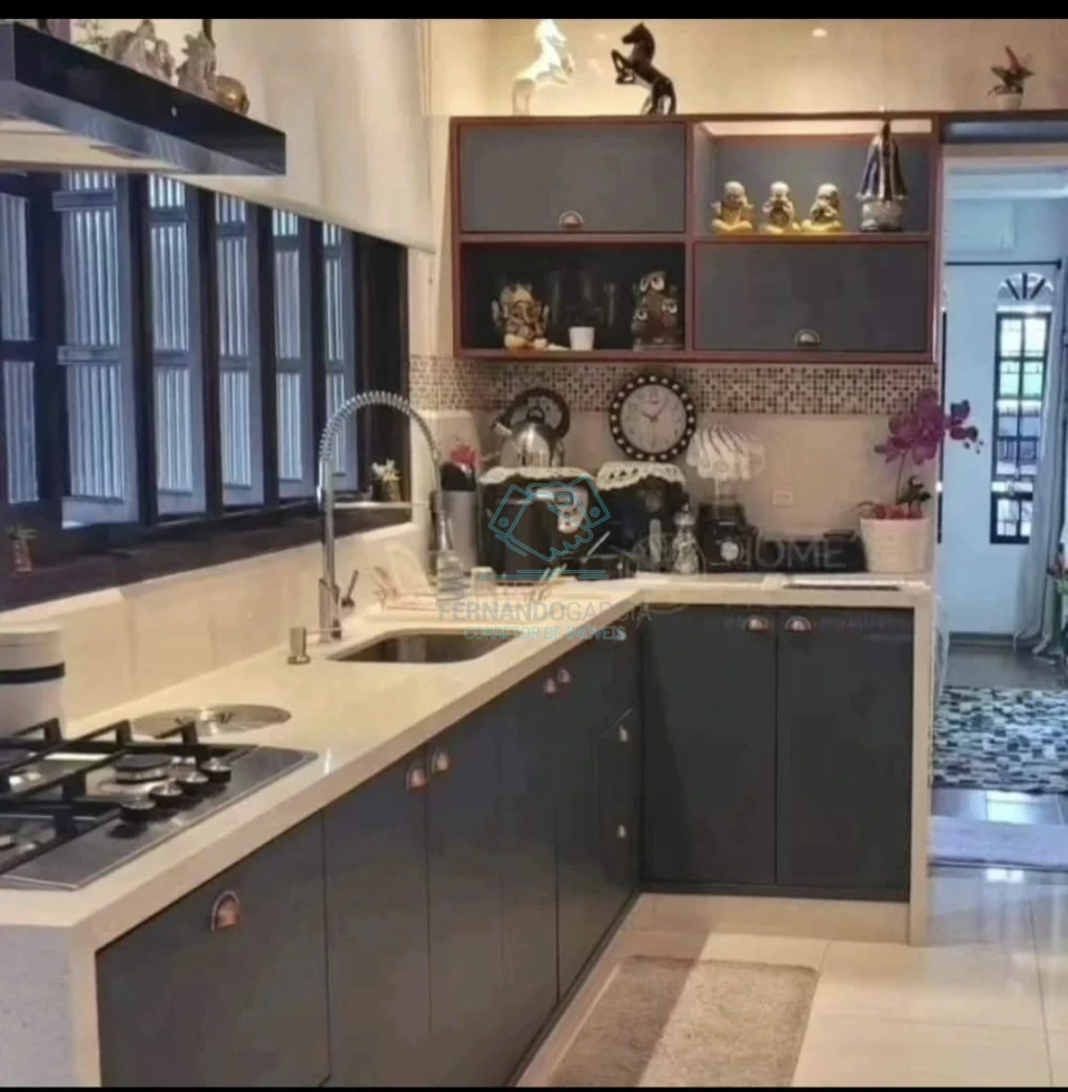 Casa com 5 quartos à venda no Morro do Meio, Joinville