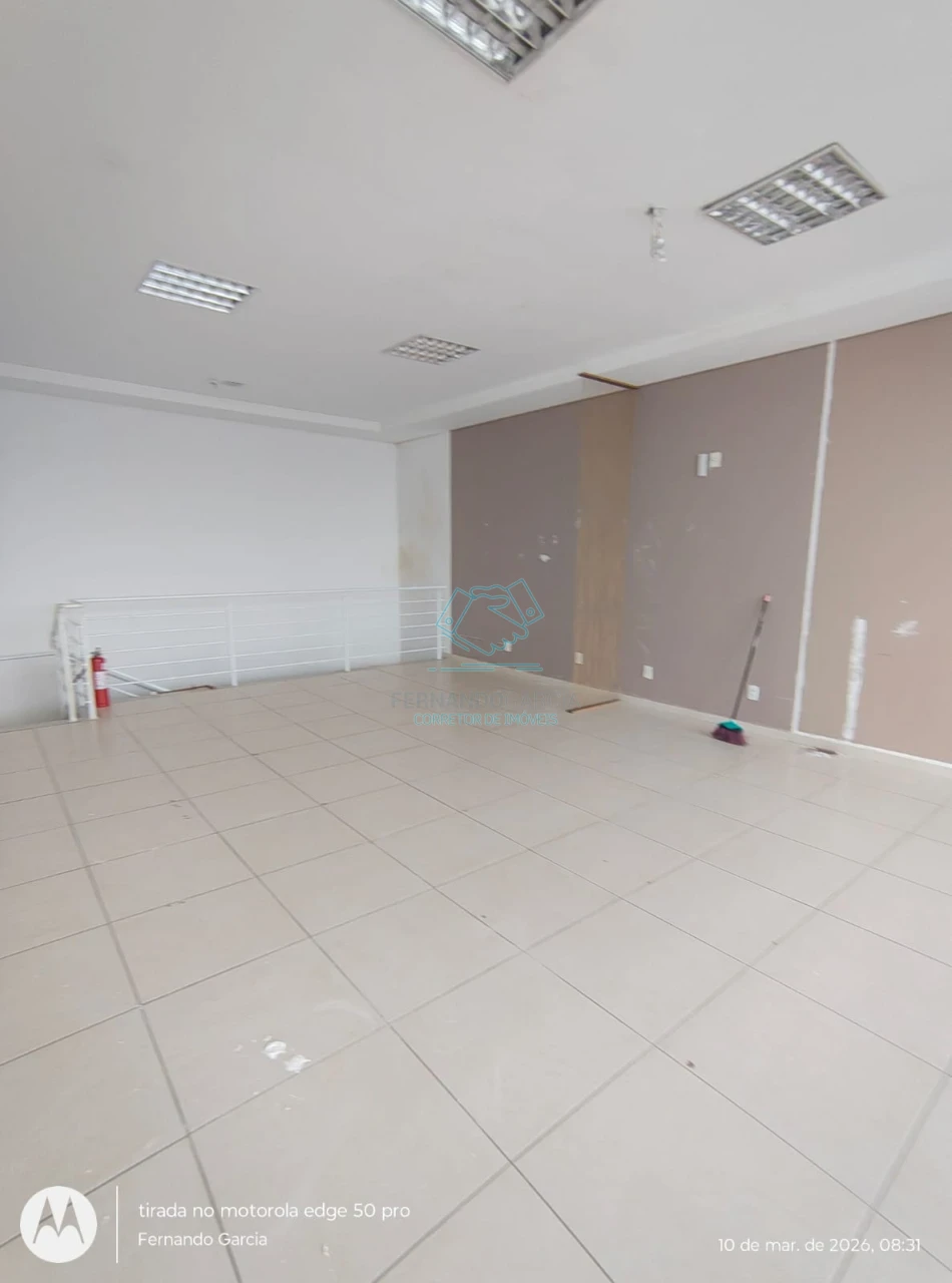 Sala comercial com 1 sala para alugar na Rua Albano Schmidt, 2271, Boa Vista, Joinville