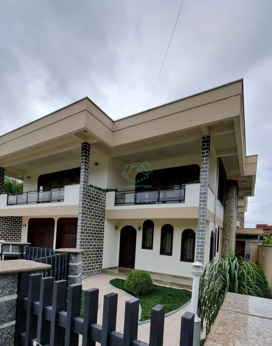 À venda: lindo sobrado com residência nos fundos em pirabeiraba