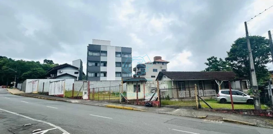 Terreno à venda no Saguaçu, Joinville