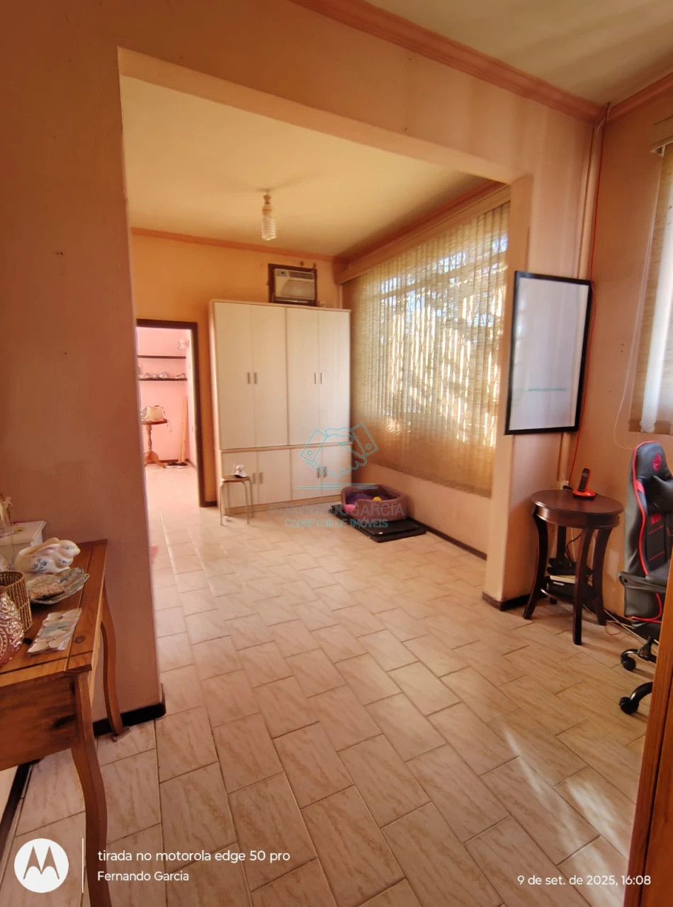 Casa em terreno de esquina no bairro anita garibaldi