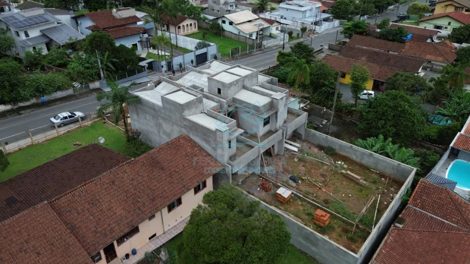 Casa com 3 quartos à venda no Bom Retiro, Joinville