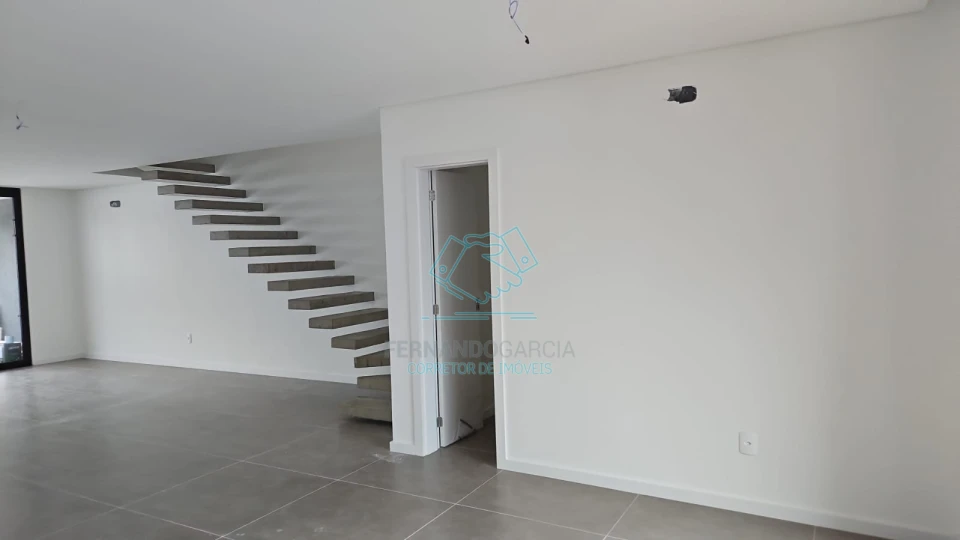 Casa com 3 quartos à venda no Saguaçu, Joinville