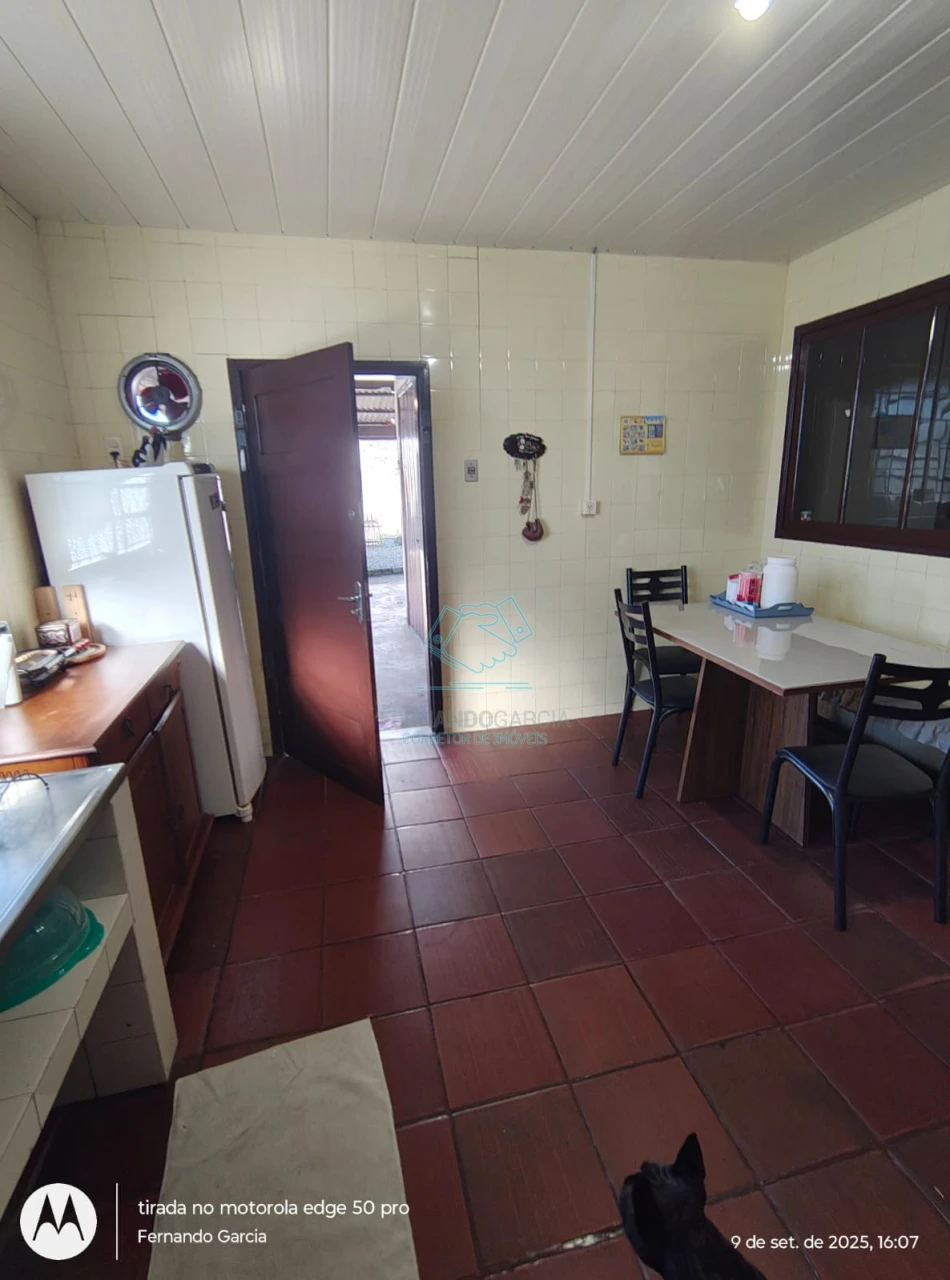 Casa em terreno de esquina no bairro anita garibaldi