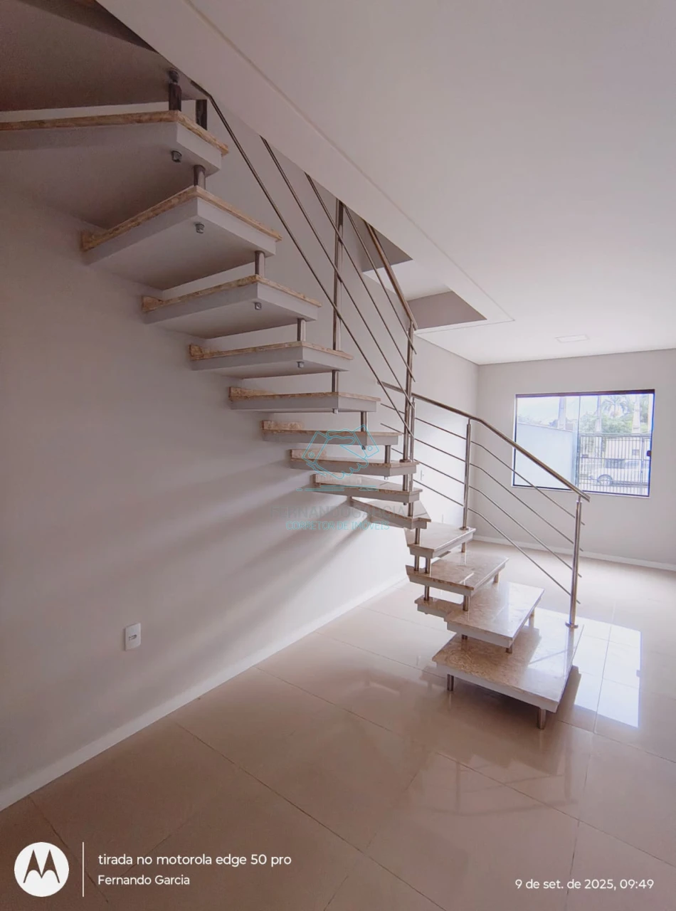 Lindo sobrado geminado à venda no bairro bom retiro