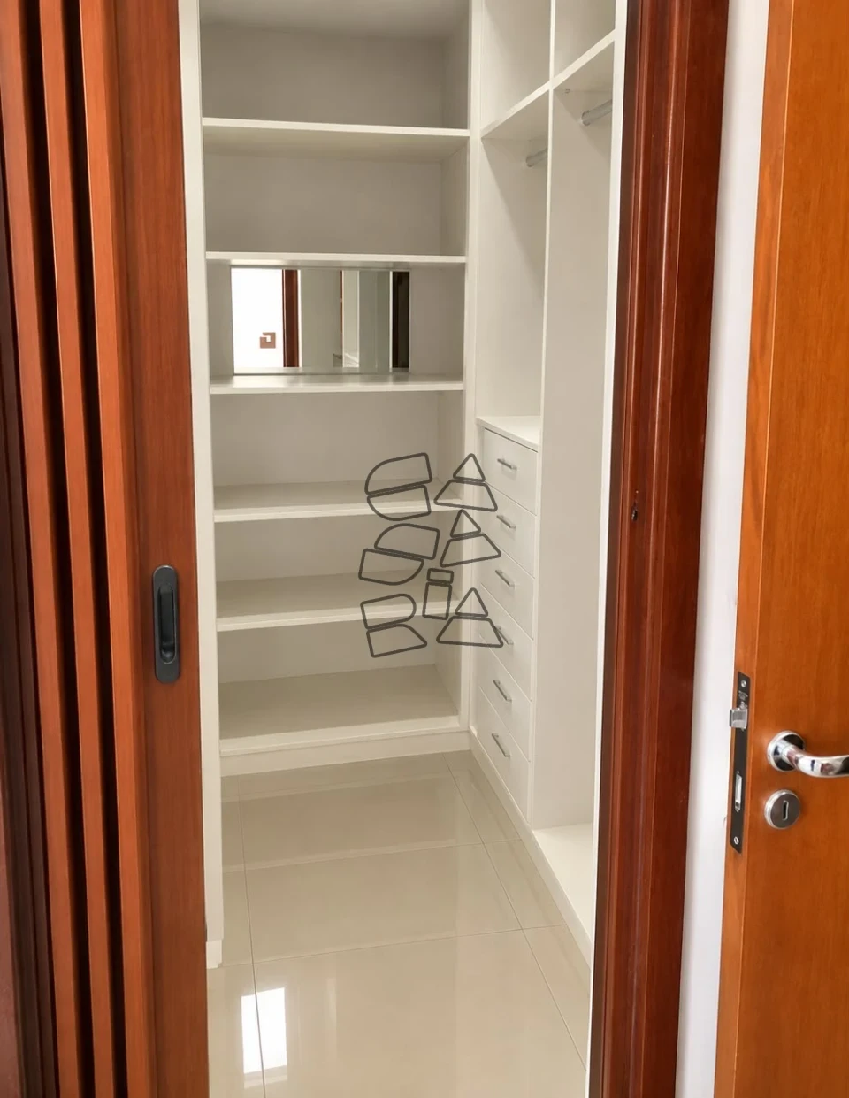 Imagens do imóveis Casa em condomínio à venda - Roland III Limeira