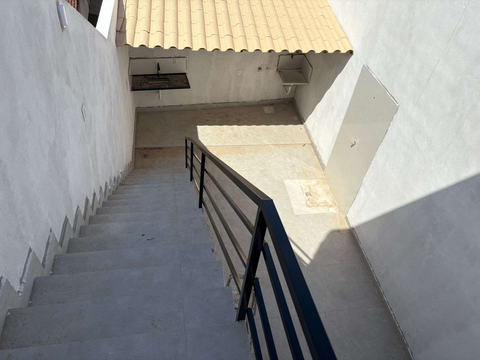 CASA AMPLA COM AREA GOUMERT PROXIMO A LAGOA DO PEROLA