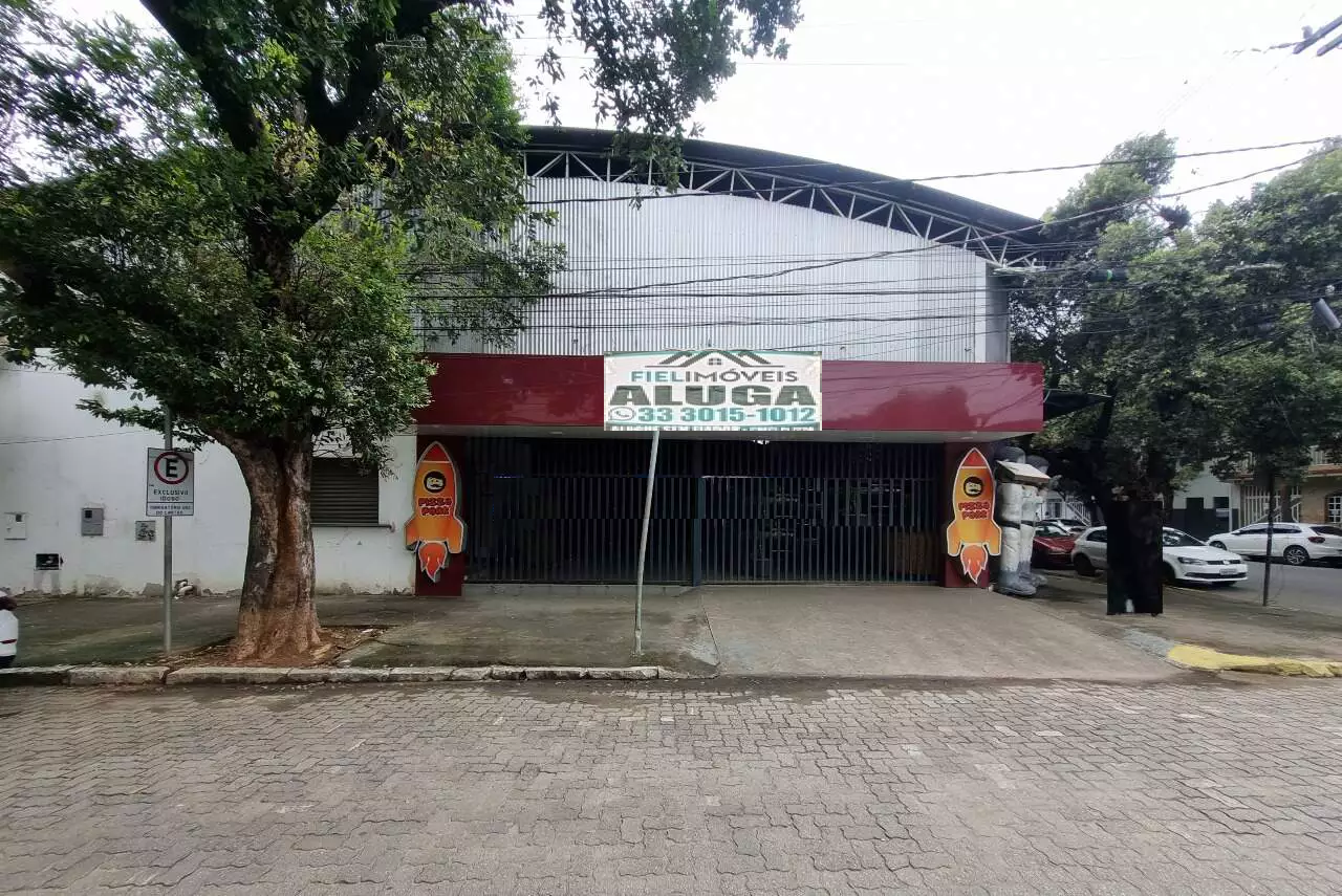 LOJA COM DE ESQUINA COM 1.100 METROS NO CENTRO