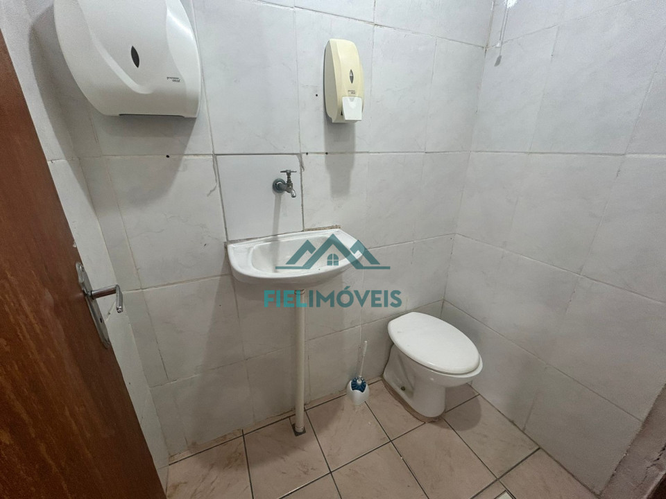 LOJA COM ECXELENTE LOCALIZAÇÃO NO CENTRO