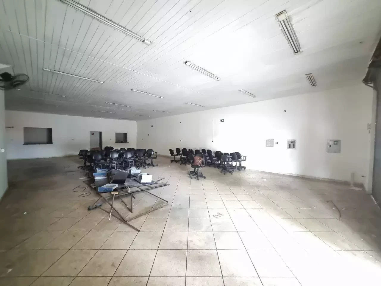 LOJA COM 200 METROS BEM LOCALIZADO NO CENTRO