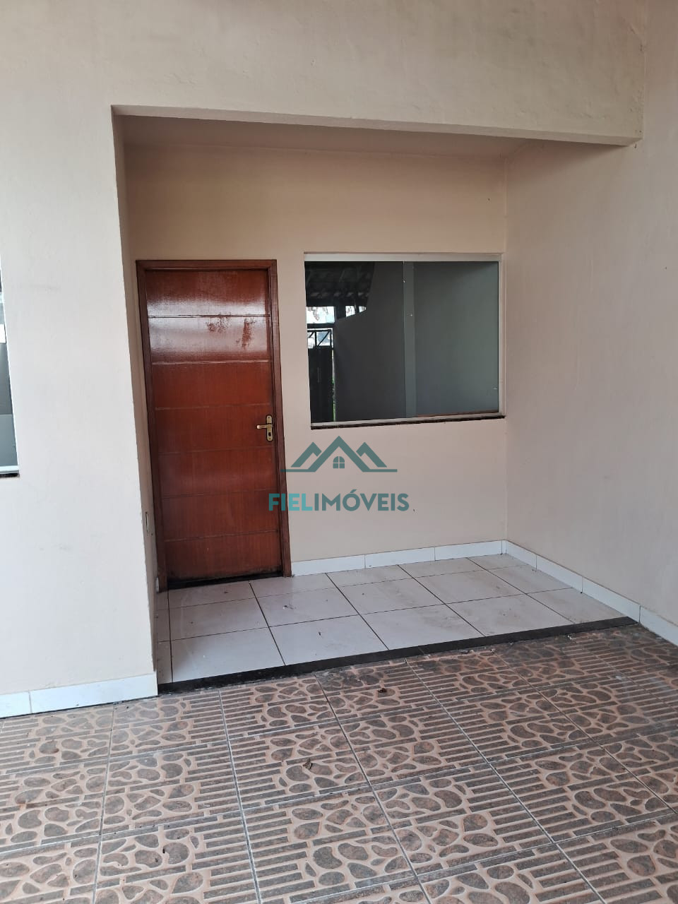 CASA BAIXA BEM LOCALIZADA CARAVELAS.