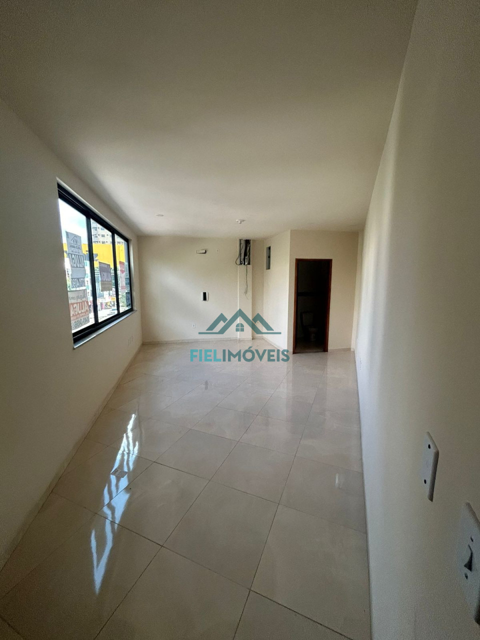 LOJA COM ÓTIMA LOCALIZAÇÃO PROXIMO FADIVALE