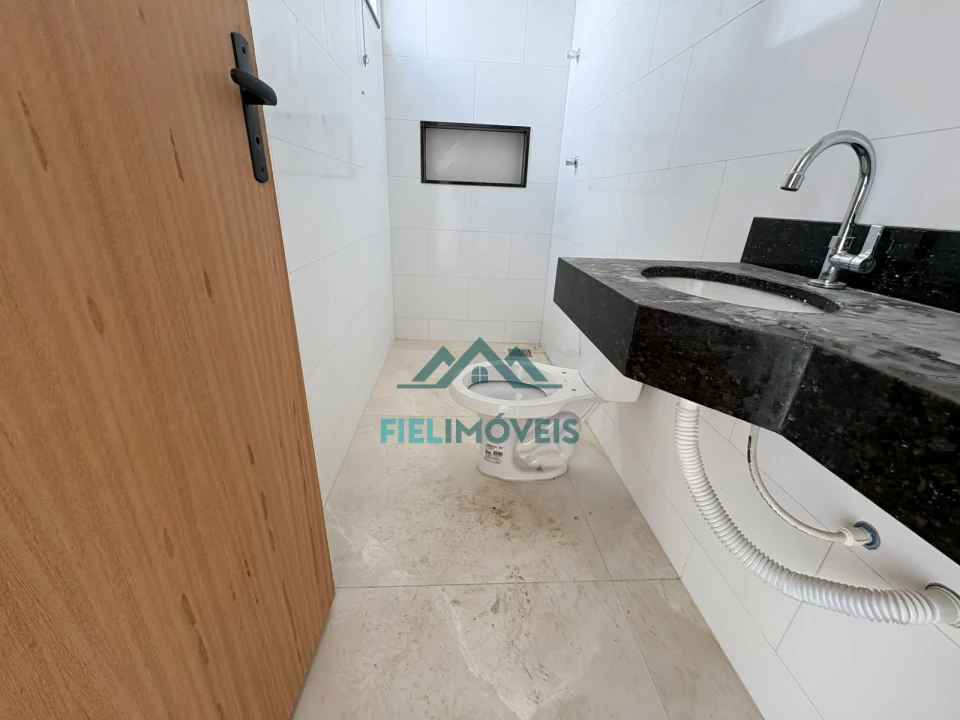 CASA AMPLA COM AREA GOUMERT PROXIMO A LAGOA DO PEROLA