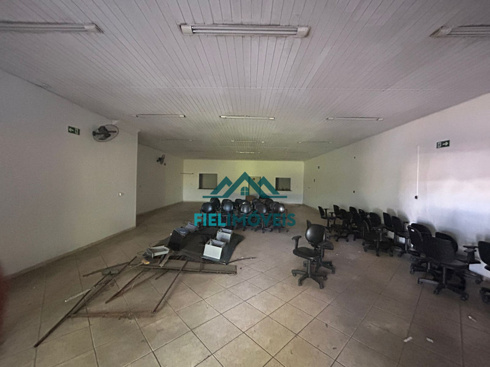 LOJA COM 200 METROS BEM LOCALIZADO NO CENTRO