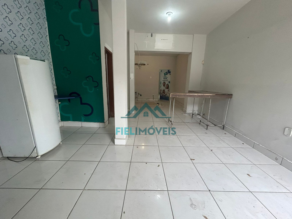 LOJA COM ECXELENTE LOCALIZAÇÃO NO CENTRO