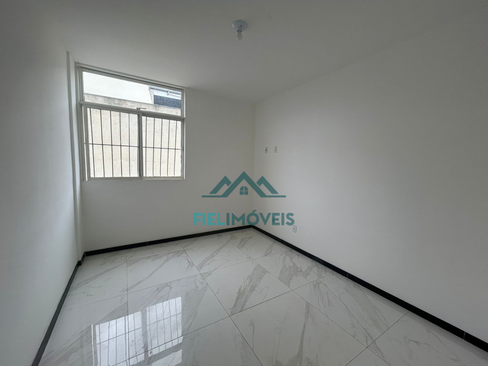 APARTAMENTO ESPAÇOSO NA AVENIDA BRASIL COM EXCELENTE LOCALIZAÇÃO