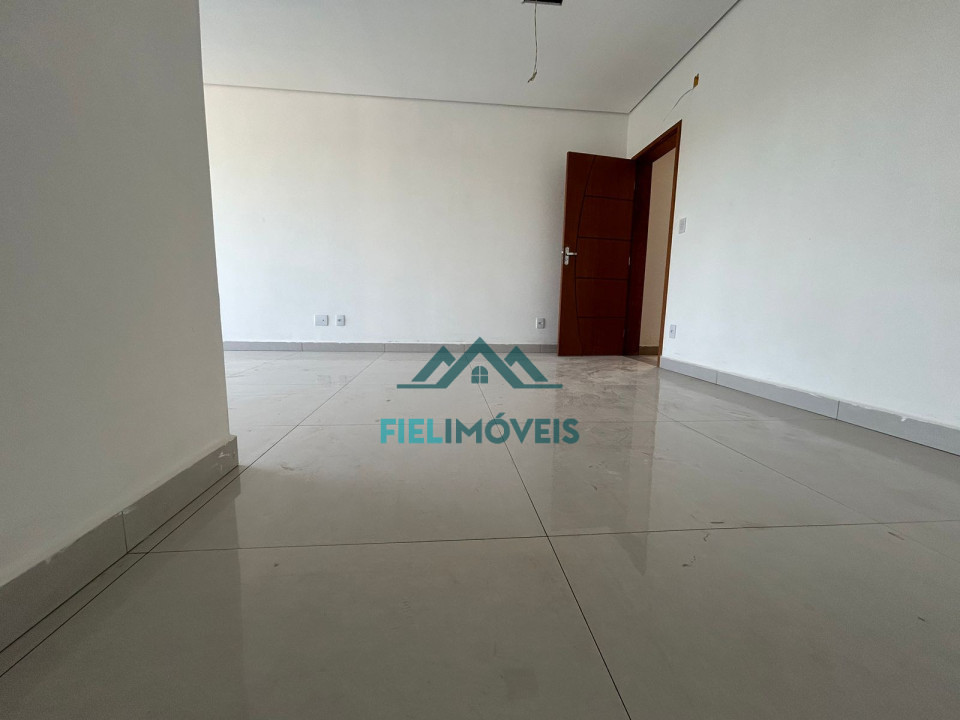 APARTAMENTO ESPAÇOSO GRA DUQUESA