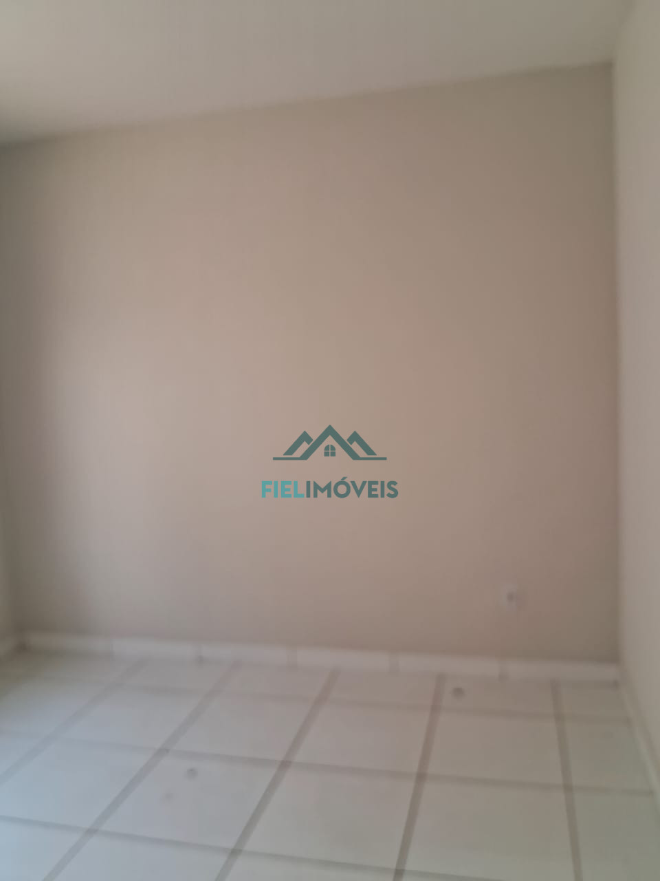 CASA BAIXA BEM LOCALIZADA CARAVELAS.