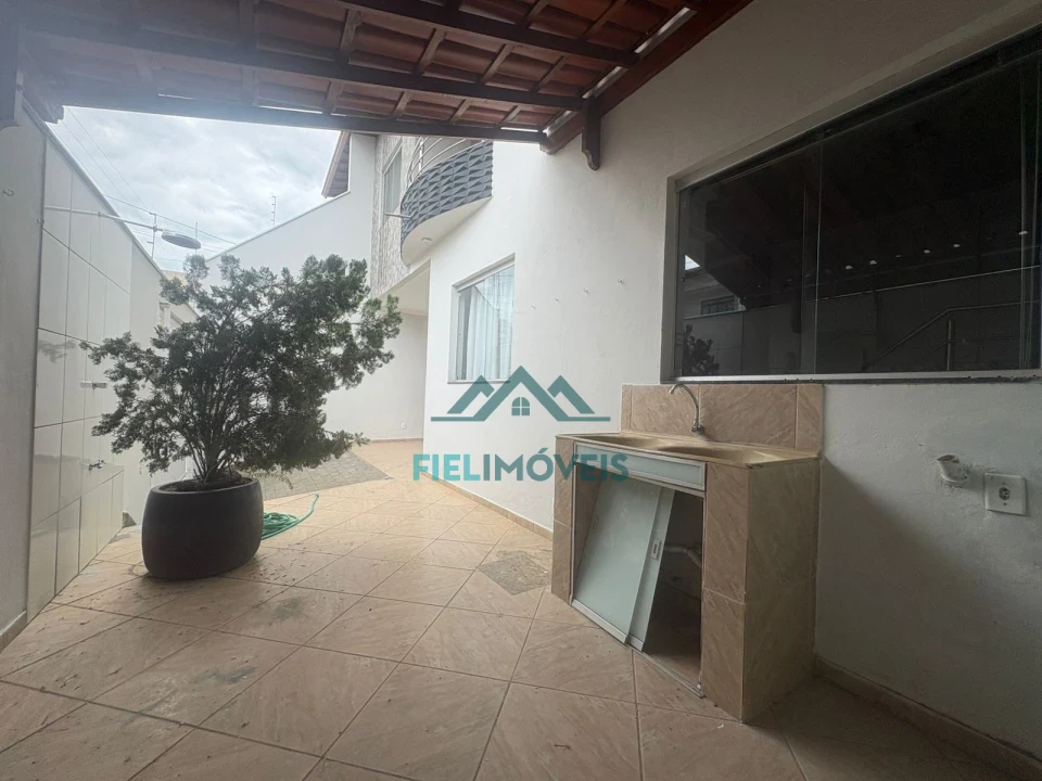 DUPLEX BEM LOCALIZADO NO VALE VERDE