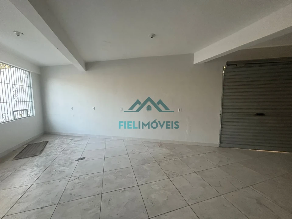 LOJA DE ESQUINA GRA DUQUESA