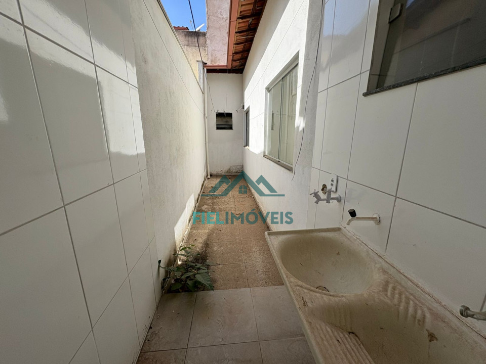 CASA BEM LOCALIZADA CARAVELAS