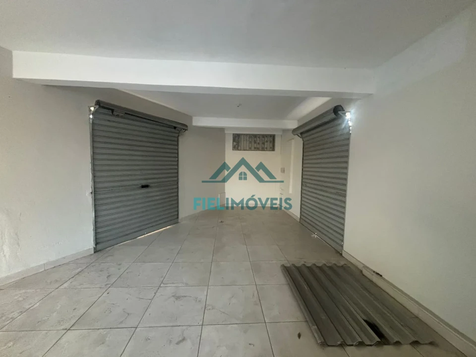 LOJA DE ESQUINA GRA DUQUESA