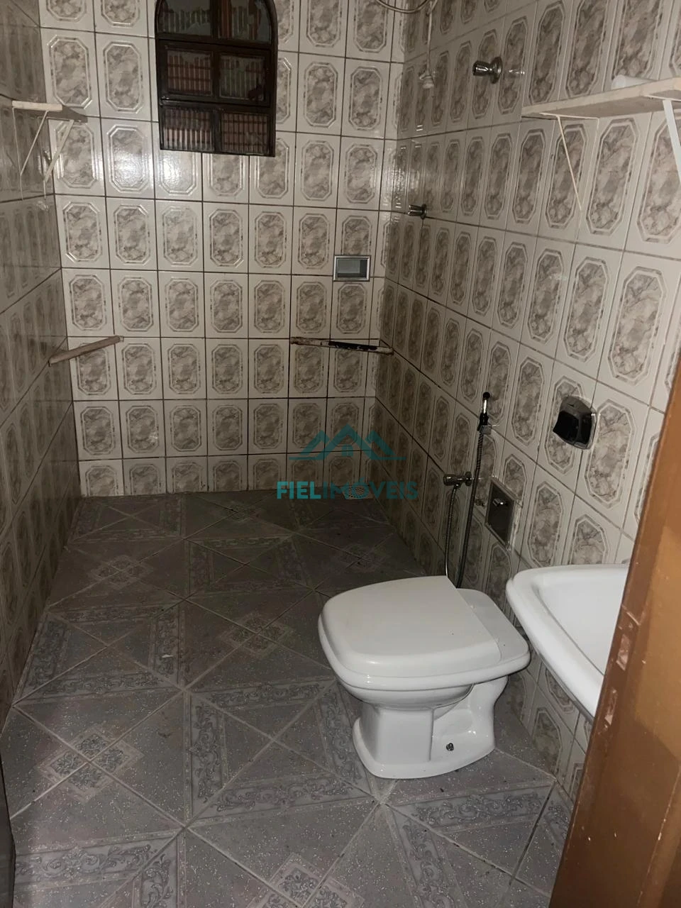 CASA A VENDA NO BAIRO JARDIM PEROLA - PRÓXIMA AO BIG MAIS