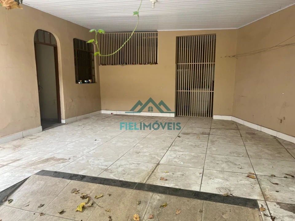 CASA A VENDA NO BAIRO JARDIM PEROLA - PRÓXIMA AO BIG MAIS