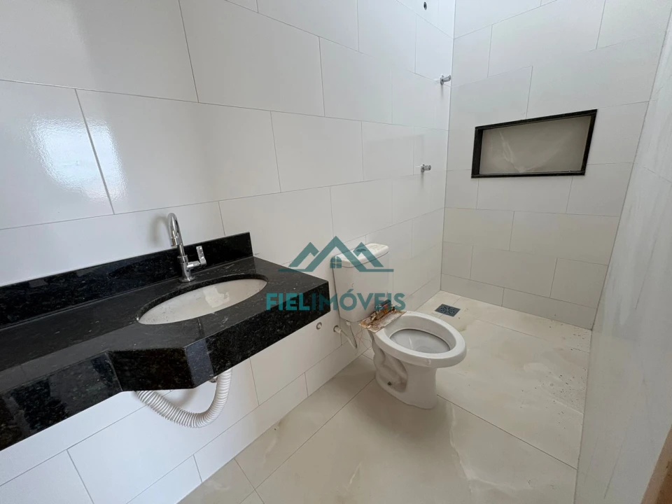 CASA AMPLA COM AREA GOUMERT PROXIMO A LAGOA DO PEROLA