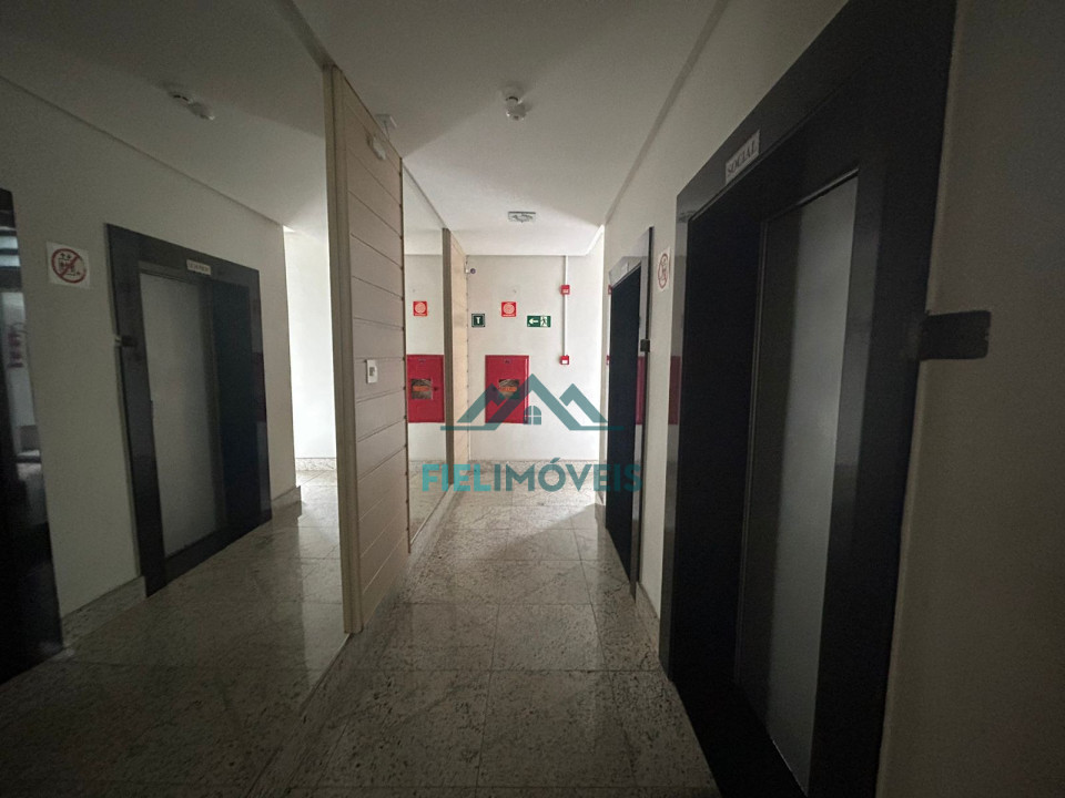 APARTAMENTO ESPAÇOSO NA AVENIDA BRASIL COM EXCELENTE LOCALIZAÇÃO