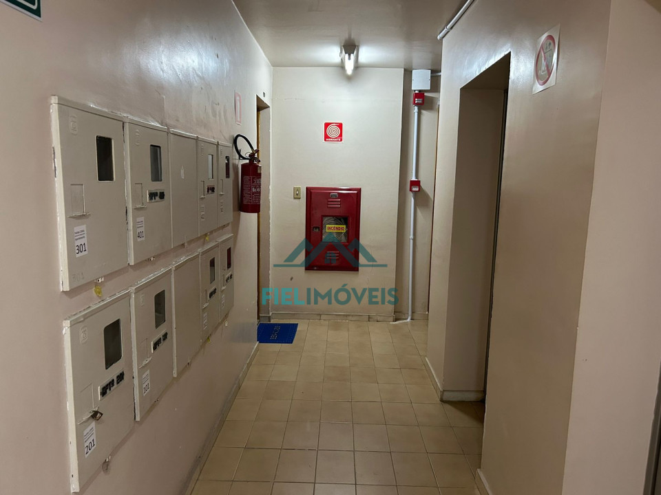 APARTAMENTO ESPAÇOSO NA AVENIDA BRASIL COM EXCELENTE LOCALIZAÇÃO