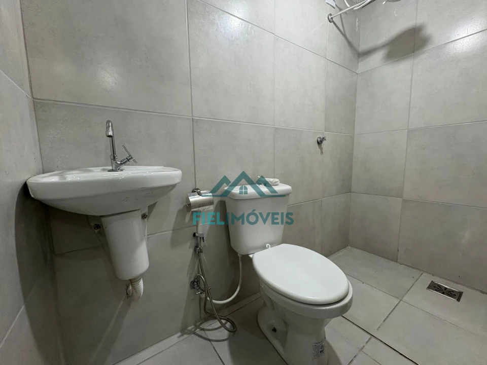 LOJA ESPAÇOSA BEM LOCALIZADA NO CENTRO