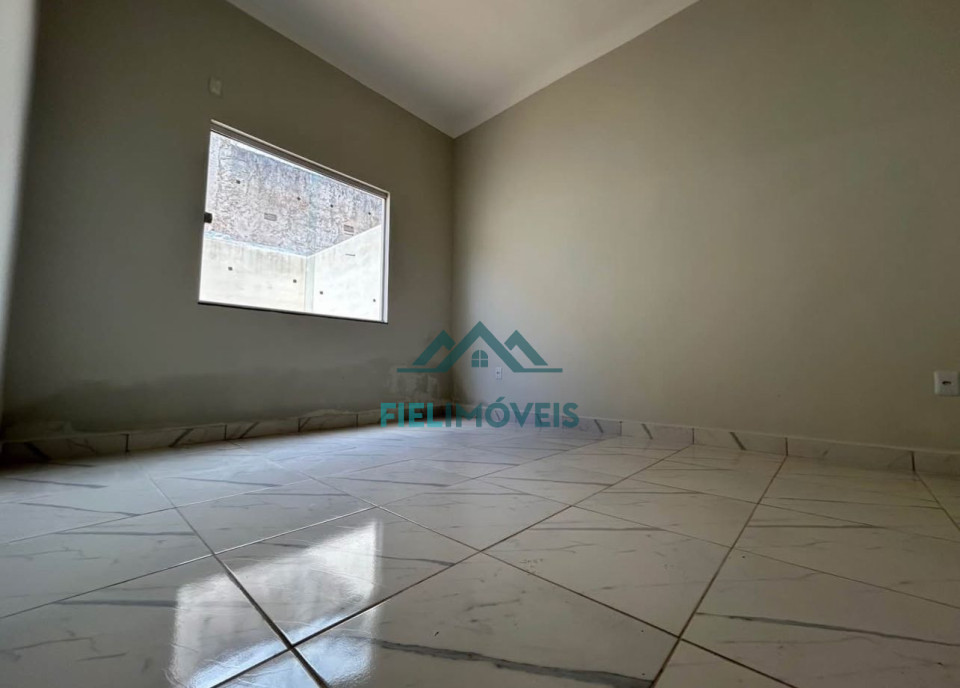 CASA ESPAÇOSA COM 3 QUARTOS E AREA NOS FUNOS