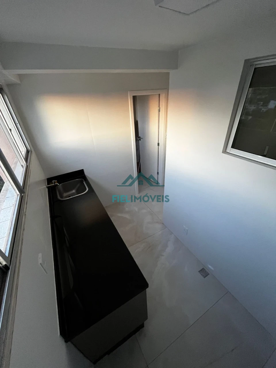 APARTAMENTO DE ALTO PADRÃO DISPONÍVEL NO CENTRO