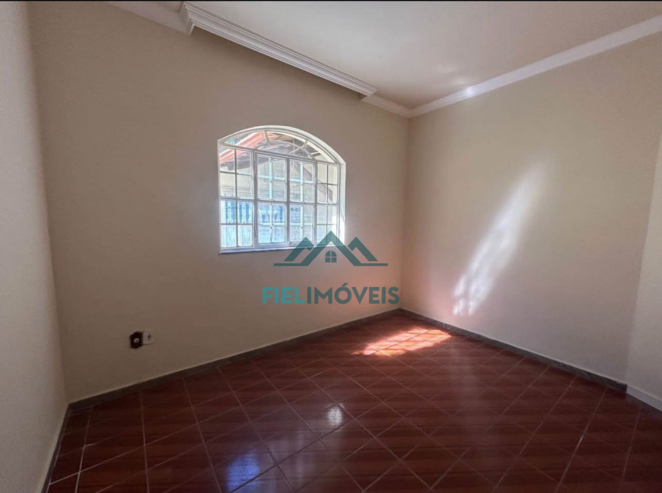 APARTAMENTO TÉRREO COM 4 QUARTOS (1 SUITE).