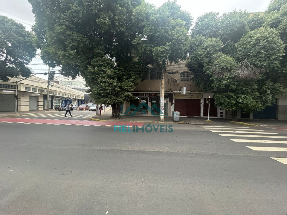 PONTO COMERCIAL D ESQUINA COM ALTO FLUXO DE VEICULOS.