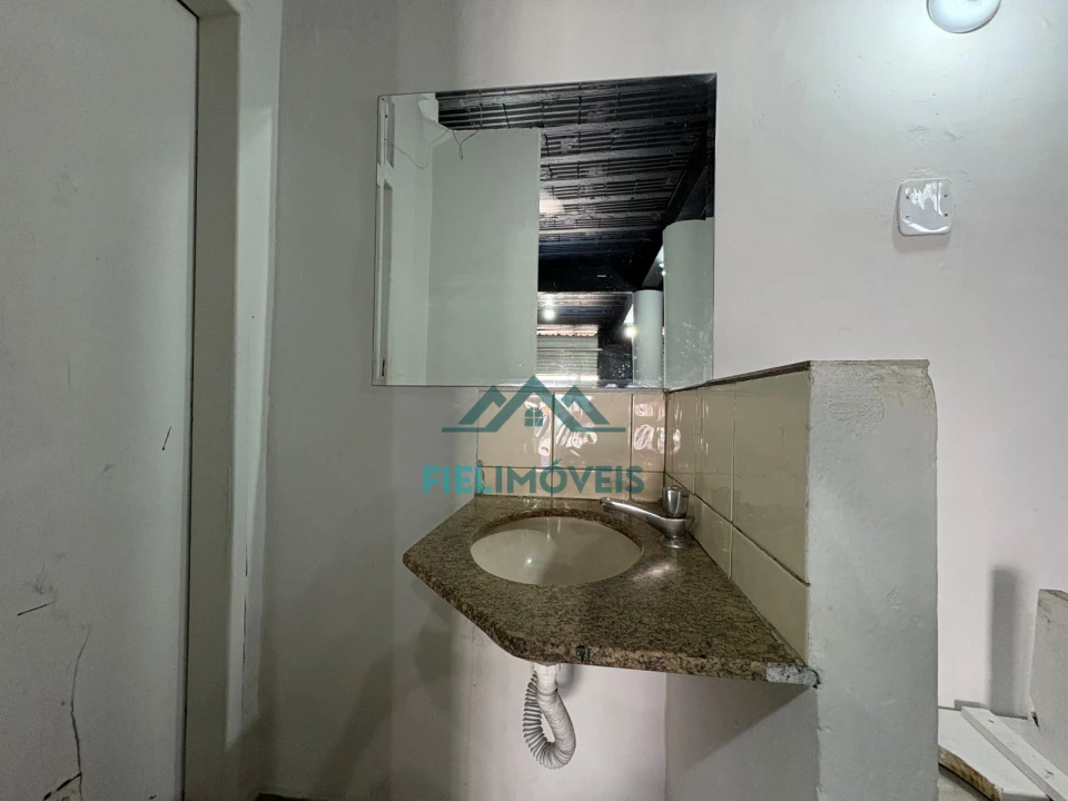 LOJA ESPAÇOSA BEM LOCALIZADA NO CENTRO