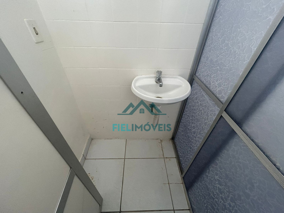 APARTAMENTO ESPAÇOSO NA AVENIDA BRASIL COM EXCELENTE LOCALIZAÇÃO