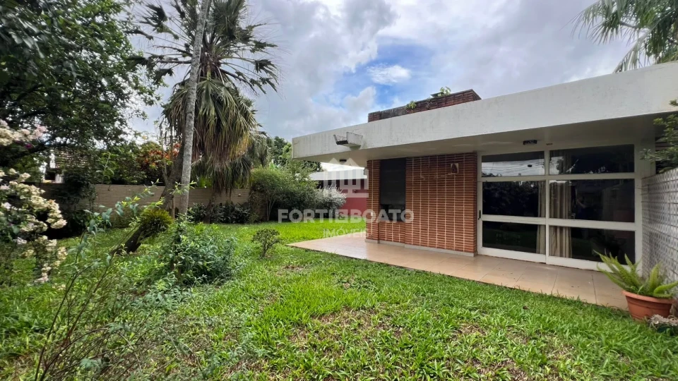 CASA A VENDA NA AV TIRADENTES