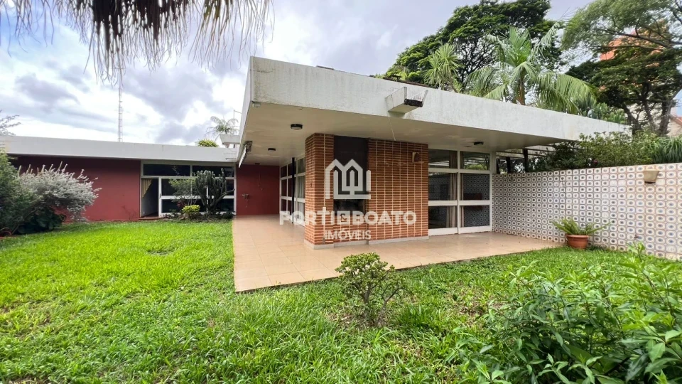 CASA A VENDA NA AV TIRADENTES