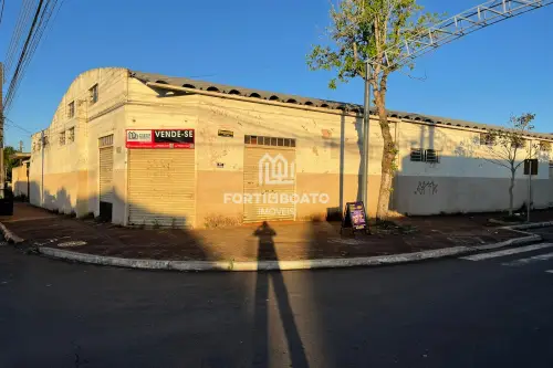 Barracão comercial a venda na Vila Oliveira