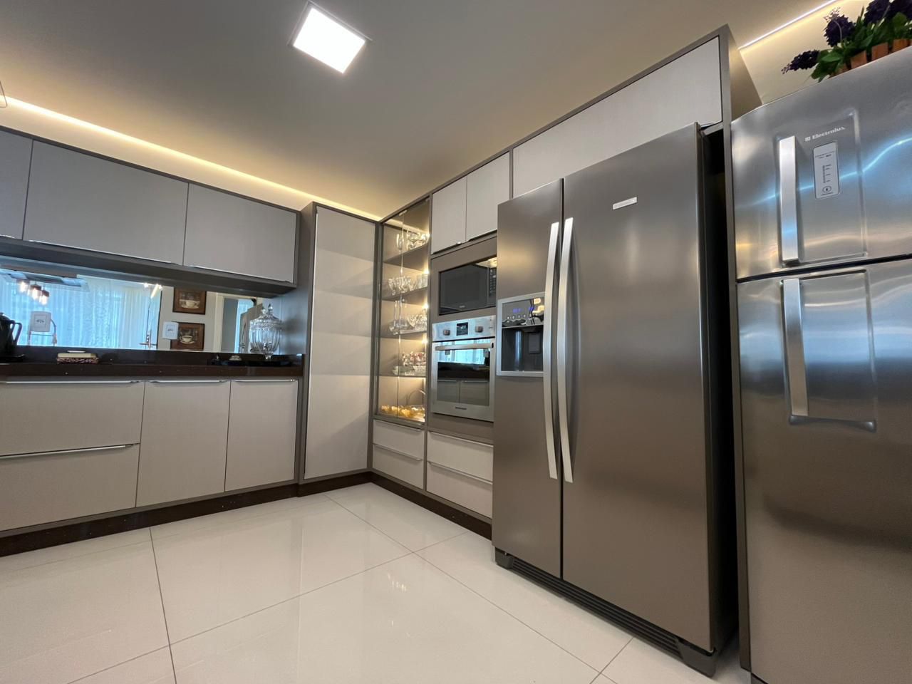 Apartamento com vista mar no Edifício Dubai Tower Residence em Itapema, SC