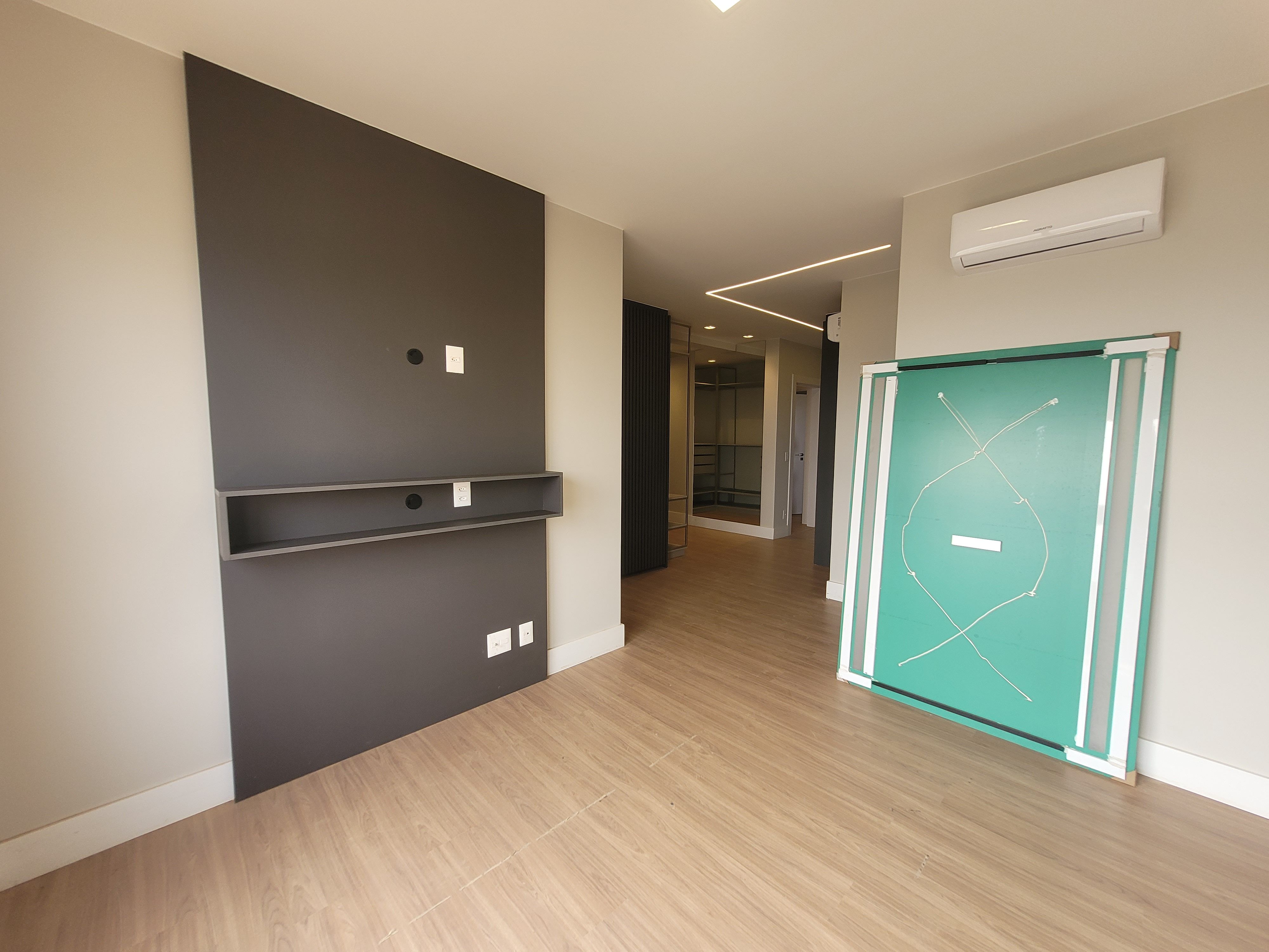 Apartamento a venda, Edifício Grand Palais, 216m² úteis, planejado, andar alto, Gleba Fazenda Palhano -Londrina, PR