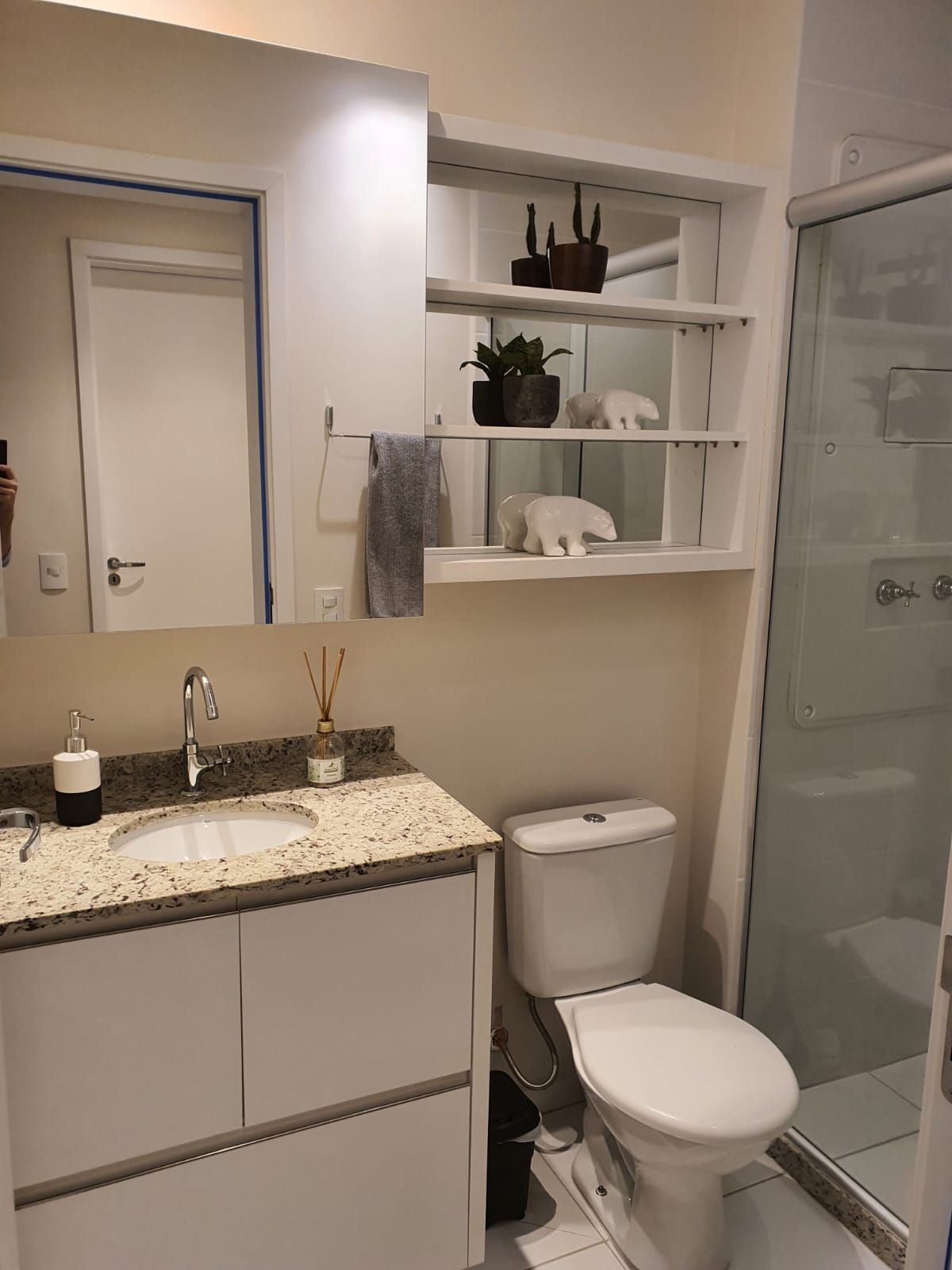 Apartamento à Venda, Edifício  Reserva Santana, 75m² úteis, 2 quartos sendo  1 suíte, mobiliado  - Gleba Fazenda Palhano- Londrina, PR