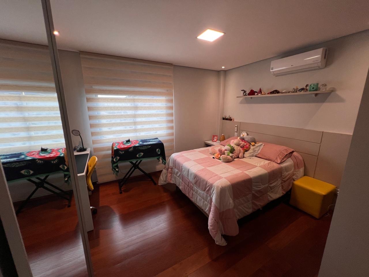 Casa à venda, Condomínio Terras de Santana, 4 quartos sendo 2 suítes, piscina, toda planejada - Gleba Fazenda Palhano, Londrina, PR