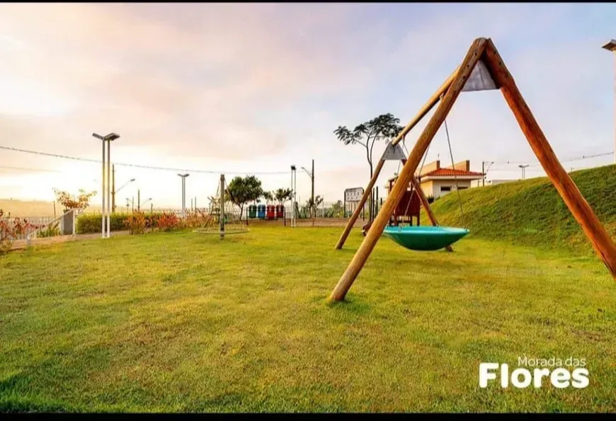 Casa à venda, Condomínio Morada das Flores, 160m² úteis, 3 quartos sendo 1 suíte, todo planejado -  Cambé/PR