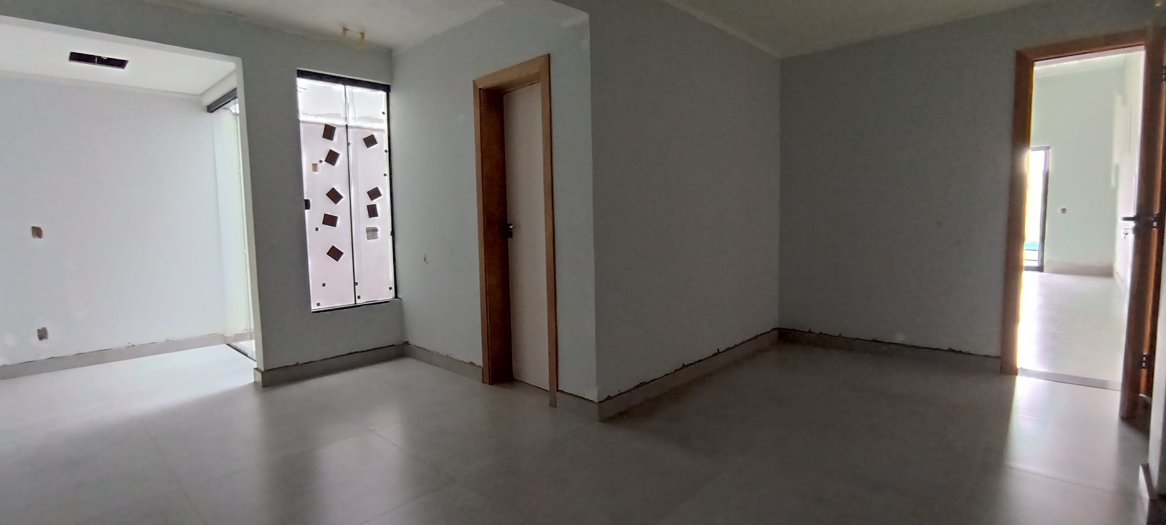Sobrado à venda - 200m²/ 3 quartos / 3 suítes/ piscina - recém-construída  - próx av Faria Lima - Londrina/PR