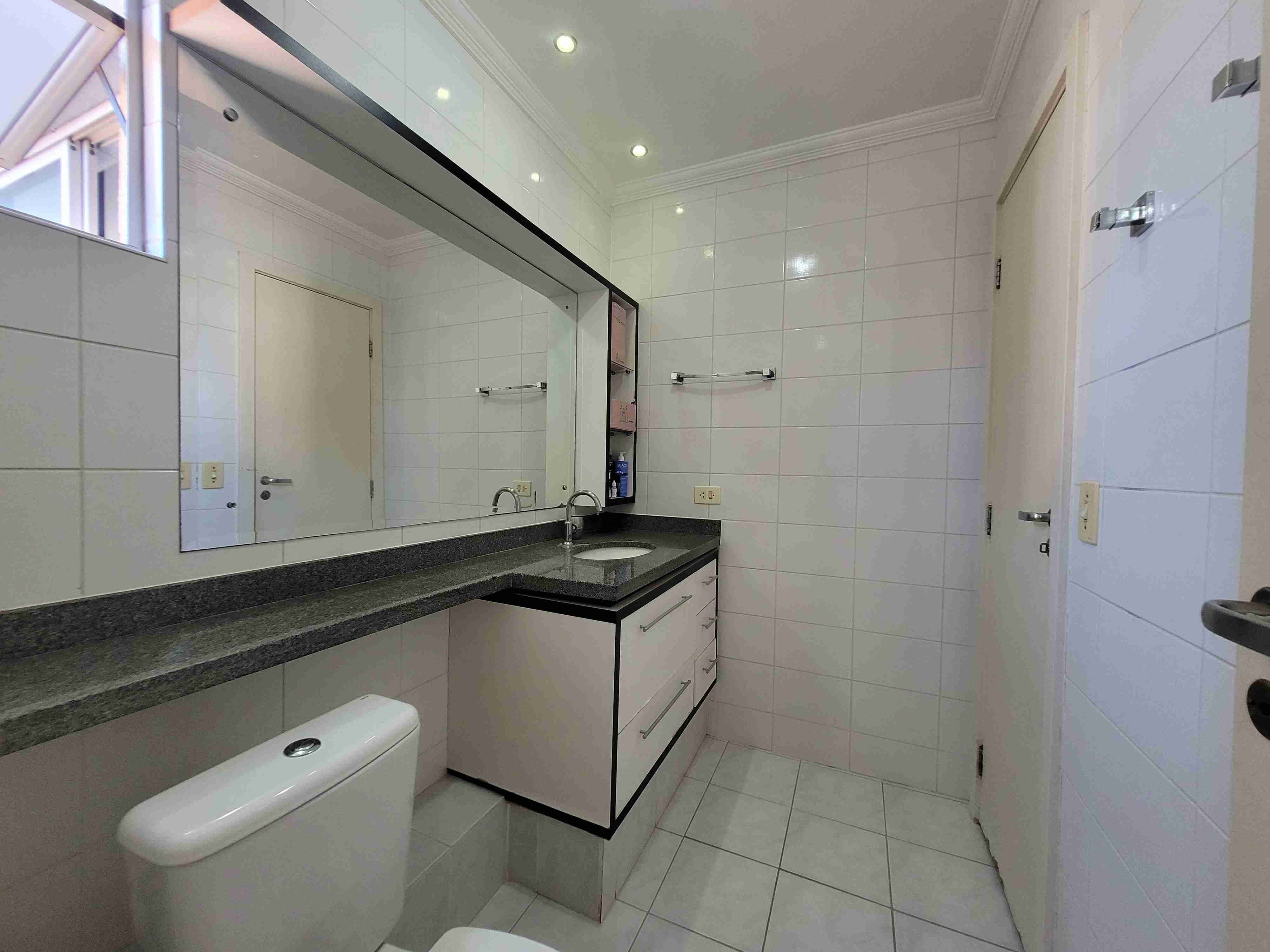 Apartamento à venda no Edifício Studio V,2 quartos sendo 1 suite, mobiliado, sol da manha,Centro, Londrina, PR