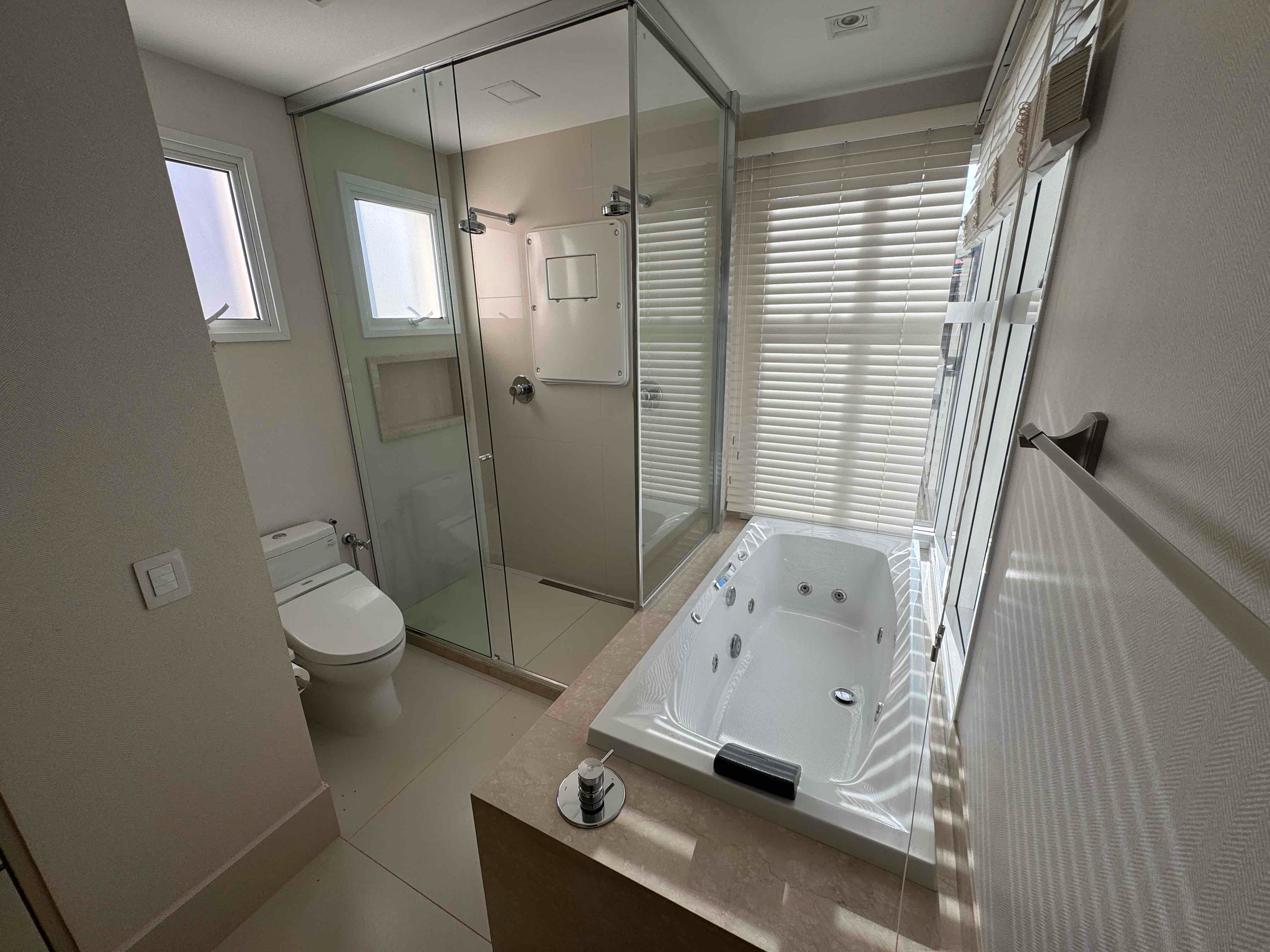 Apartamento à venda Landmark Residence, andar alto, Gleba Fazenda Palhano, Londrina, PR